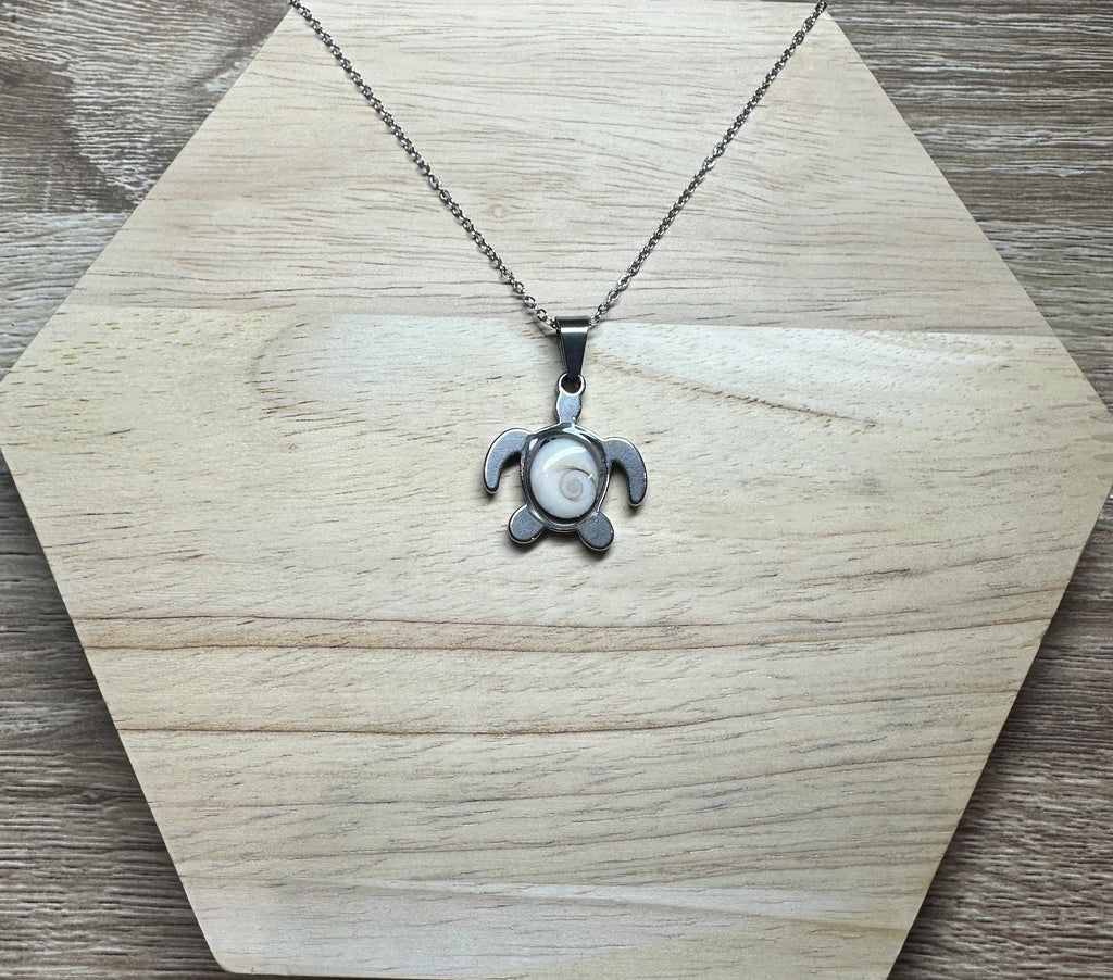 Collier argenté uni pendentif tortue Oeil de Sainte-Lucie sans perles colorées